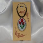 Nyaklánc ovális virágos medállal